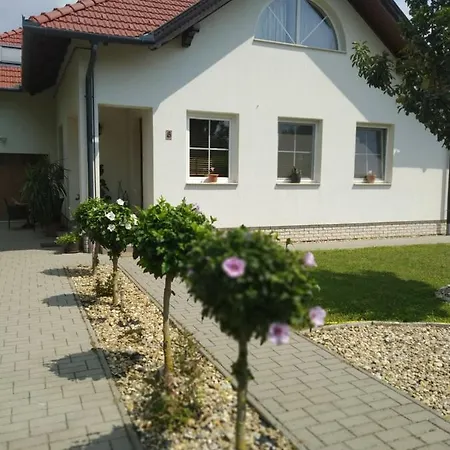 Rozmaring Vendeghaz Pensiune