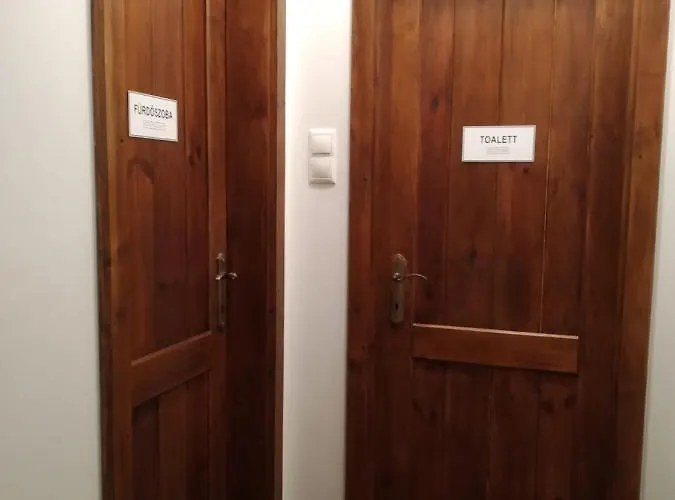 Pensionat Rozmaring Vendeghaz 3*