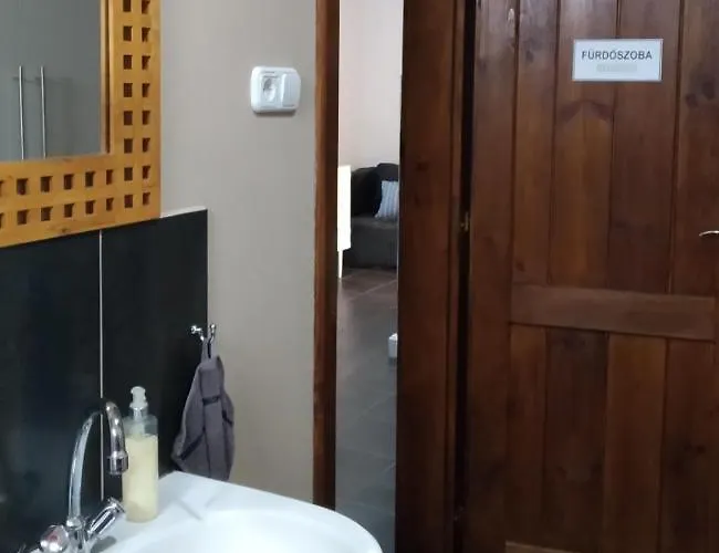 Rozmaring Vendeghaz Pensionat 3*